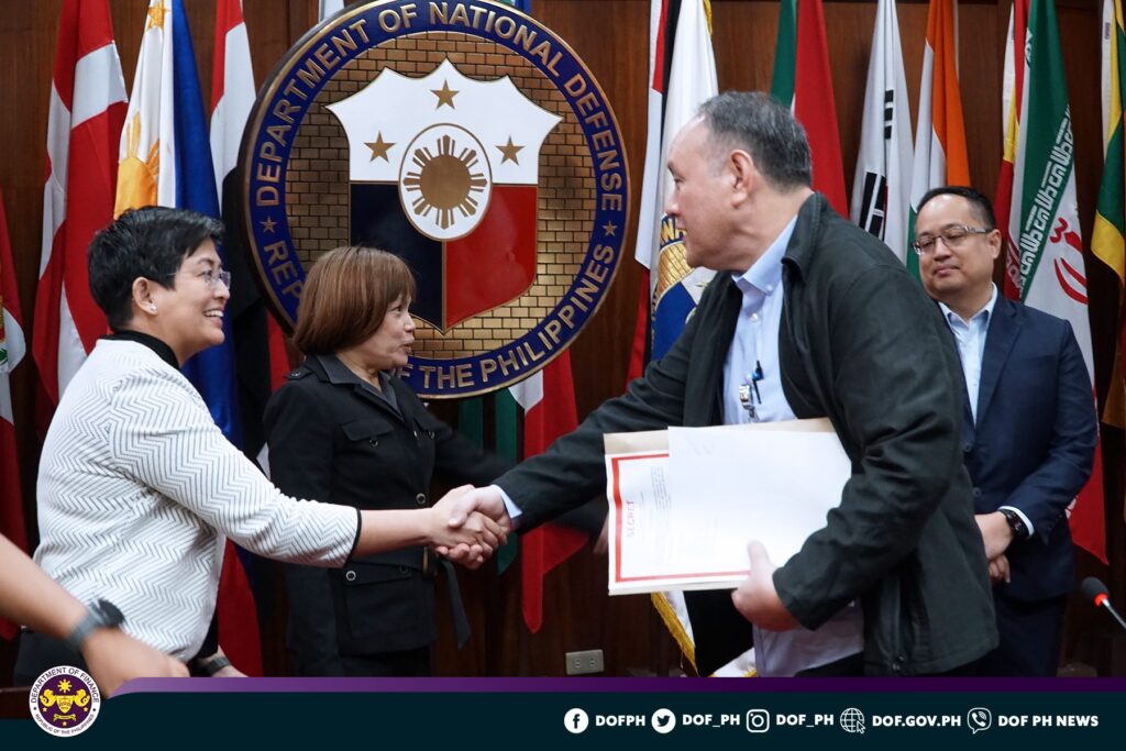 Econ team pays courtesy call to new Defense Secretary Teodoro Jr